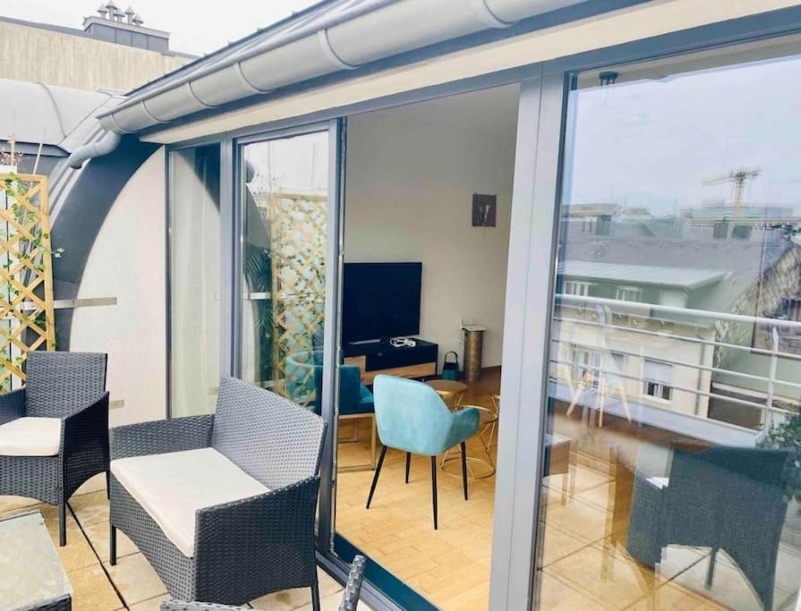 Penthouse 2 Bedrooms In Center With Parking - 51 *