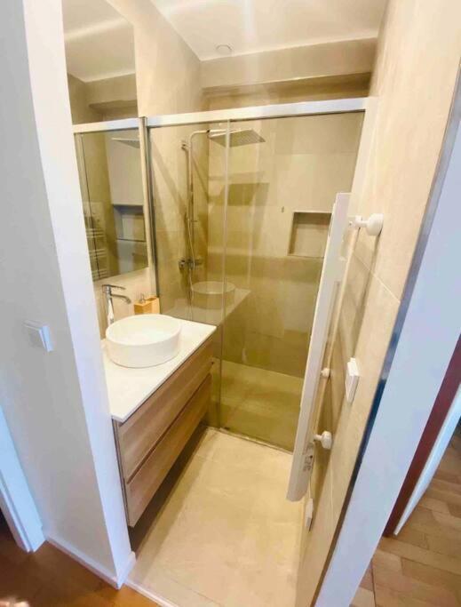 Penthouse 2 Bedrooms In Center With Parking - 51 Apartment *